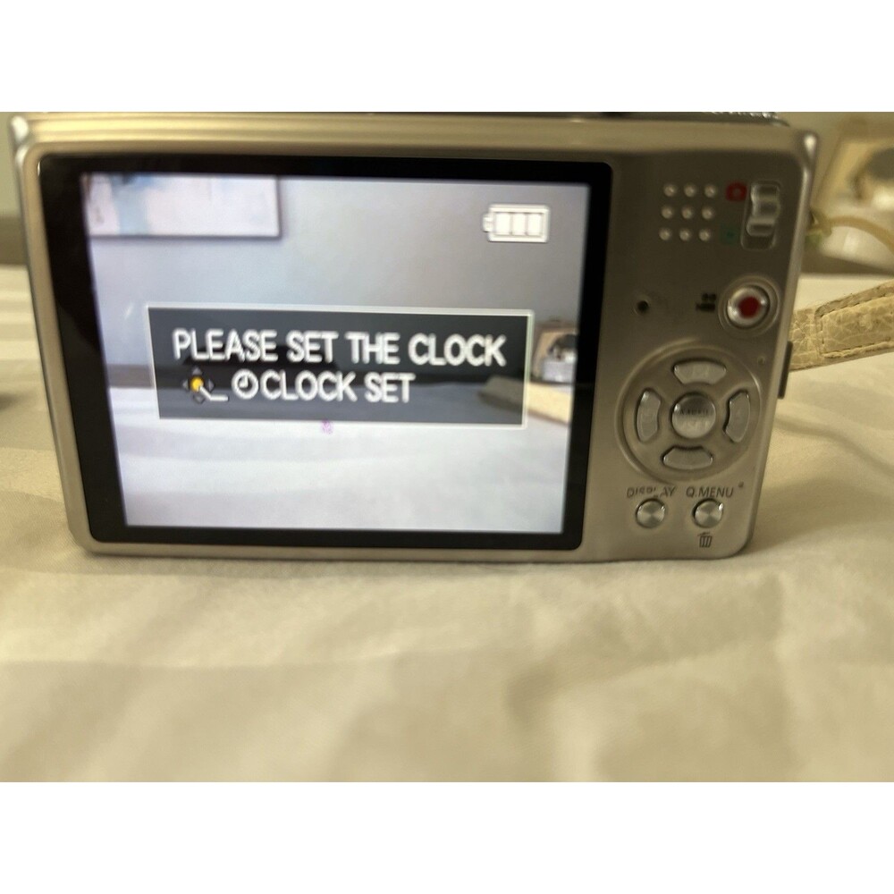 Panasonic Lumix DMC-ZS3 10.1MP Digital Camera Silver TESTED NEW Battery Charger